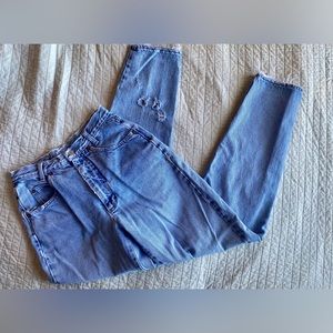 Vintage 90s type Denimes distressed high waisted edgy jeans